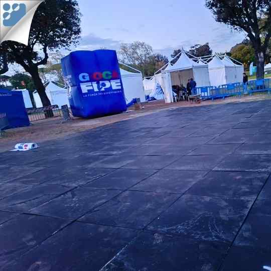 Setting up the flooring for the GiocaFIPE physical education event