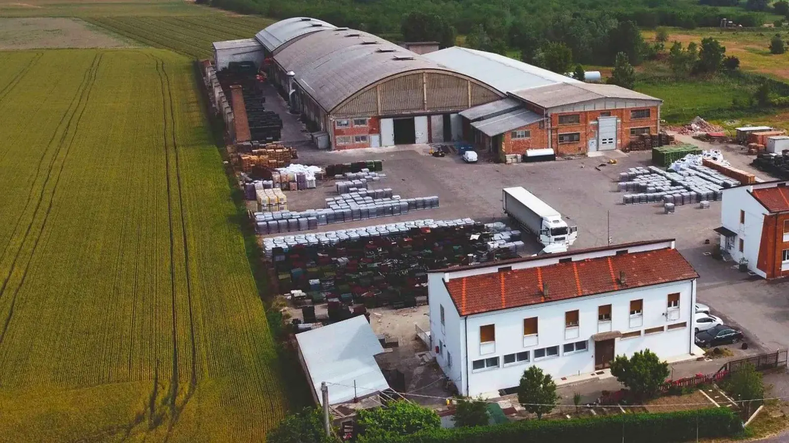Vista aerea dello stabilimento produttivo Casei Eco-System