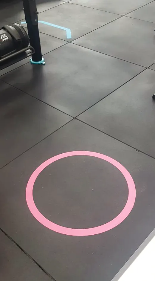 ECO-GYM PERSONAL flooring installed in the gym, featuring an integrated hoop and colored markings