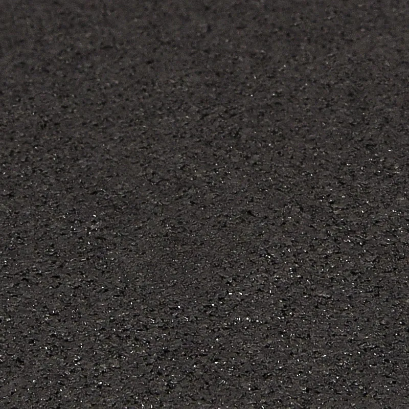 ECO-SPORT ROLL 6 Détail de la surface noire en caoutchouc recyclé de l'ECO-SPORT ROLL