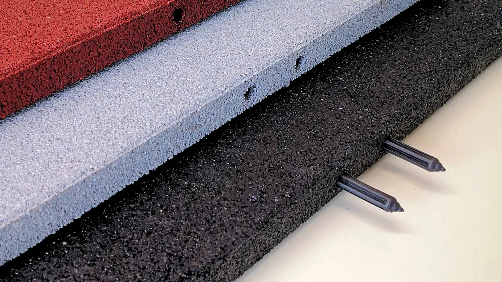 ECO-ROOF 7 Dettaglio del collegamento mediante spinotti tra piastre ECO-ROOF