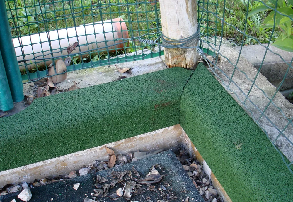 ECO-SAFE CORNER 5 ECO-SAFE CORNER verde installato lungo uno spigolo ad angolo
