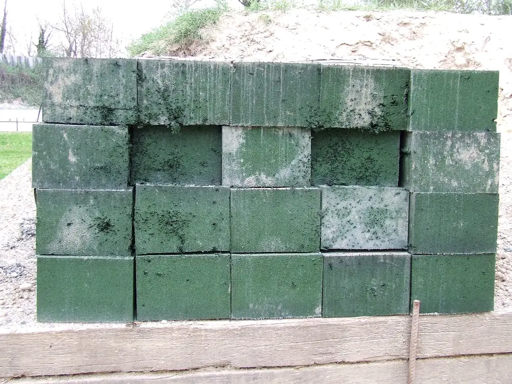ECO-SHOOT 4 ECO-SHOOT bullet-proof wall after use, front view